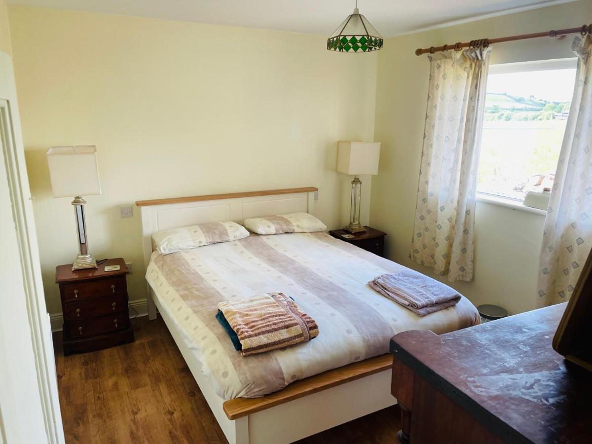 Cutteen Cottage Tulla 外观 照片